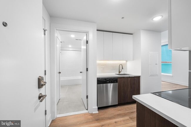 Photo - 4324 Lancaster Ave Unit 105