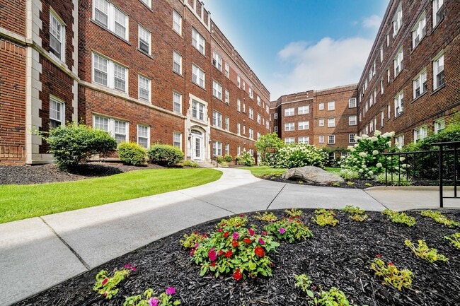 Photo - Lewis Manor Apartments