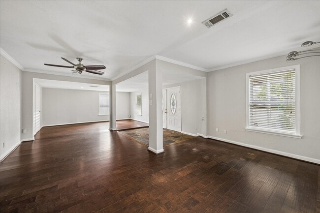 Building Photo - 6621 Westview Dr