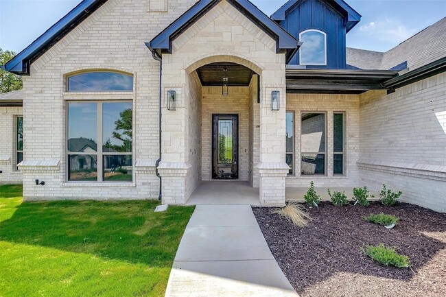Photo - 1007 Meadow Wood Ter