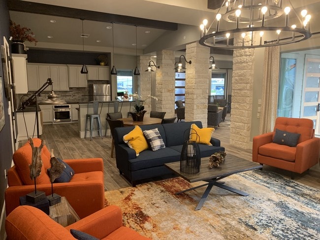 Photo - Hunters Crossing