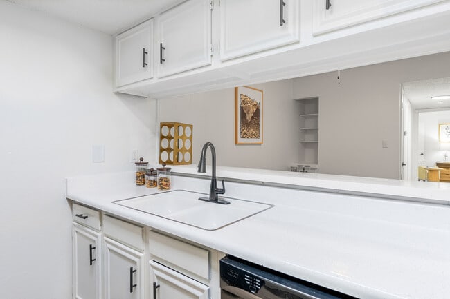 Photo - ReNew Towne Oaks