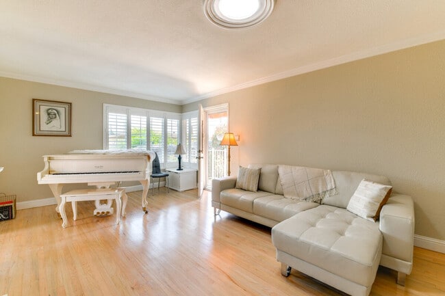 Photo - 2355 21st St Unit ID1305058P