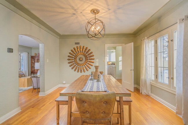 Photo - 628 S Summit St Unit ID1061613P