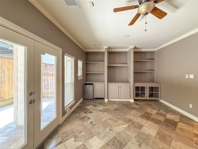 Photo - 621 Hartman St