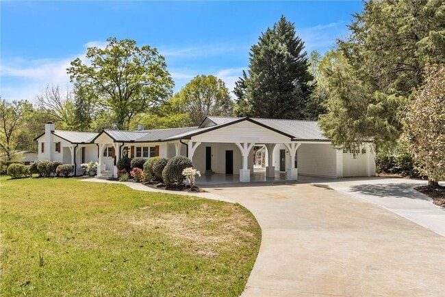 Photo - 405 Playground Rd
