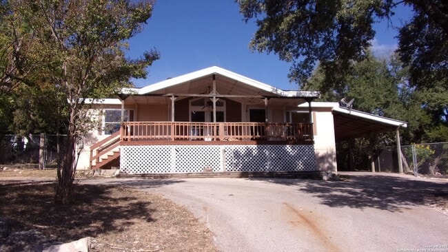 Photo - 252 Sir Winston Dr