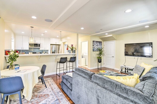 Photo - 532 52nd St Unit ID1304910P