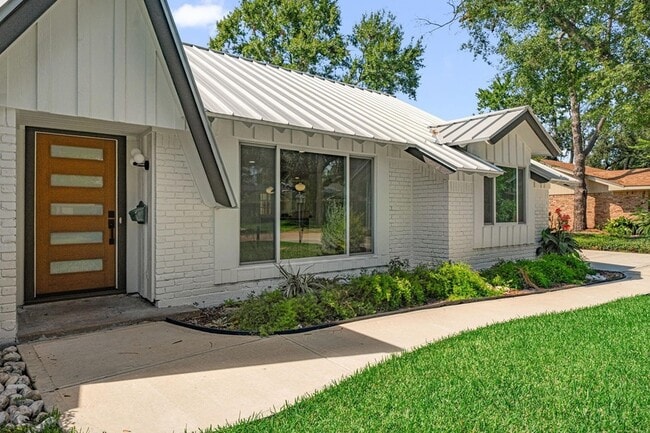 Photo - 10115 Moorberry Ln