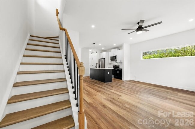 Photo - 2043 Green Oak Dr