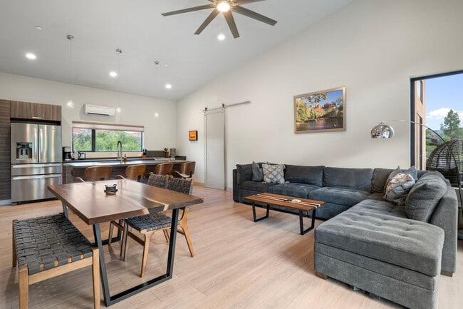 Building Photo - 30 Moondance Ln Unit SI ID1558653P