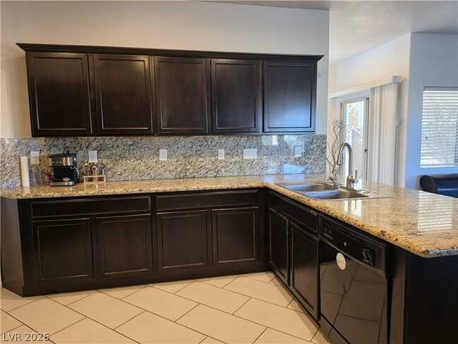 Photo - 2880 Sparkling Sea St
