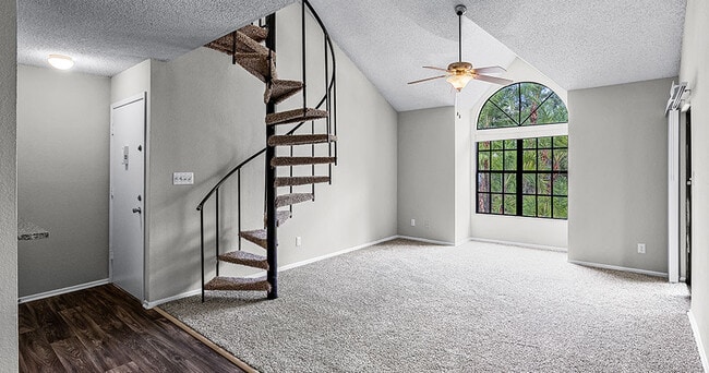 Photo - The Oaks of Woodland Park Apartments