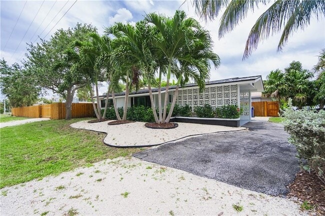 Photo - 240 NE 25th Ave