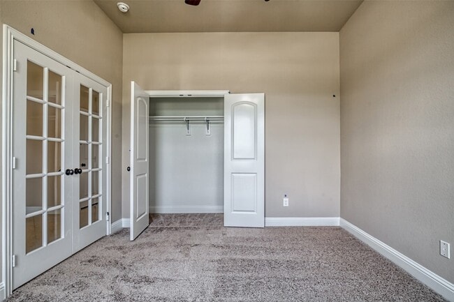 Photo - 330 Sweetspire Dr