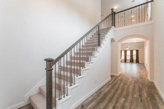 Photo - 7397 Mount Greylock Lp