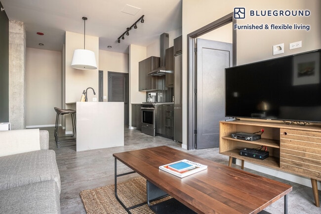 Photo - 939 W Washington Blvd Unit FL14-ID274