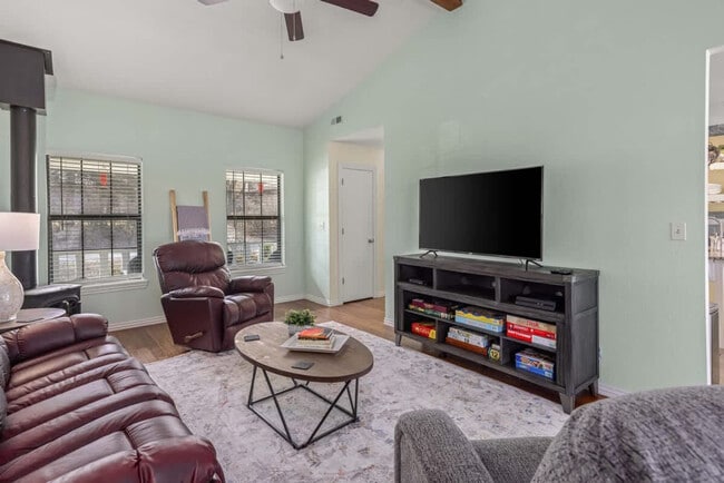 Photo - 2110 Loren Cir Unit ID1241309P