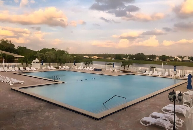 Photo - 6084 Willowpointe Cir Unit ID1264144P