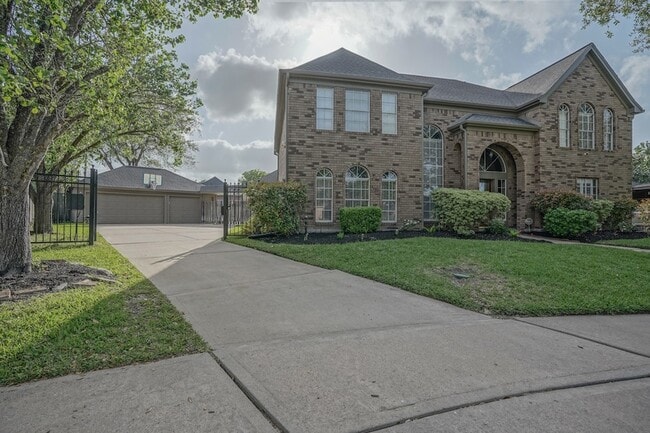 Photo - 2108 Lakeway Dr