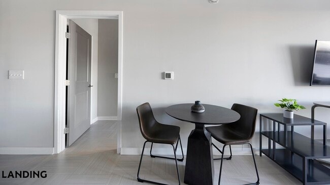 Photo - 600 19th St N Unit 203