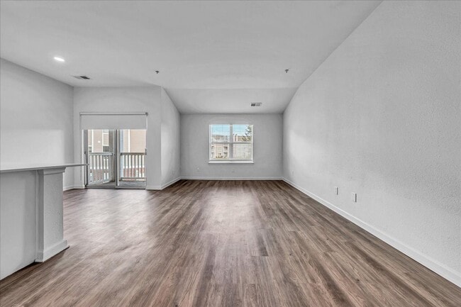 Photo - The Vinings Apartments