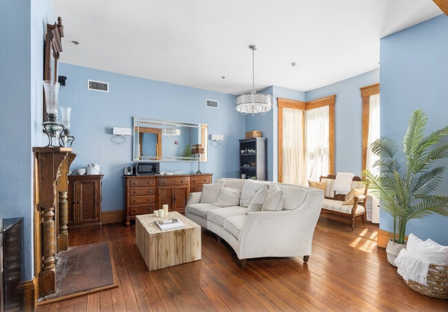 Photo - 221 SE 7th St Unit ID1359119P