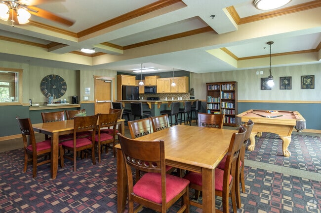 Club Room - Lakeville Woods