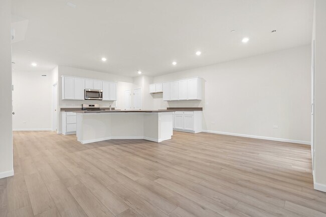 Photo - 5913 Hawkweed Dr