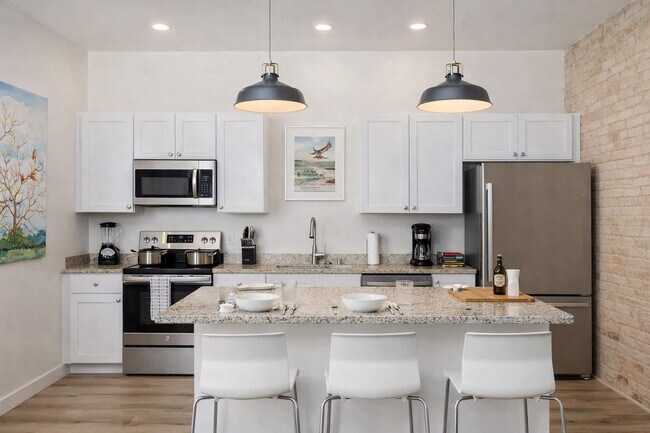 Photo - 125 W Wisconsin Ave Unit SI ID1318207P