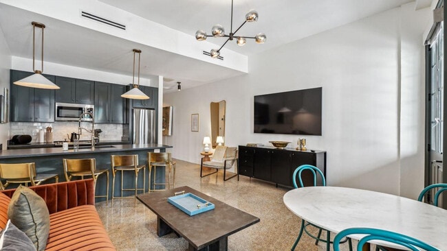 Photo - 310 N Rampart St Unit ID1267141P