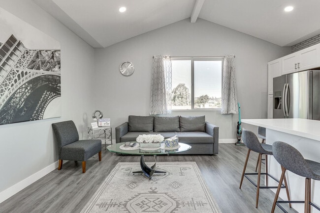 Building Photo - 2022 Avenida Del Diablo Unit SI FL2-ID1545873P