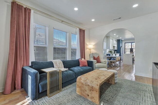 Photo - 302 S Saint Mary Ave