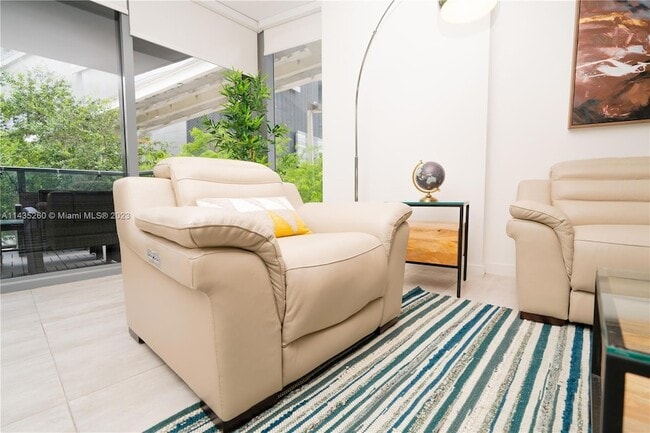 Photo - 31 SE 6th St Unit 301