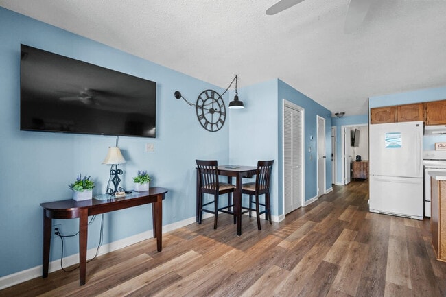 Building Photo - 11 Colony Dr Unit ID1329048P