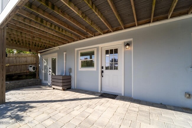 Building Photo - 5455 Pelican Way Unit B