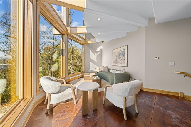 Photo - 1248 WI-35 Unit ID1337488P