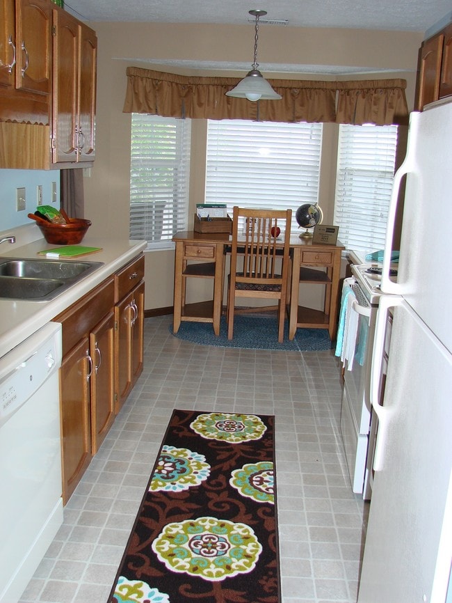 Photo - Sunblest Apartments