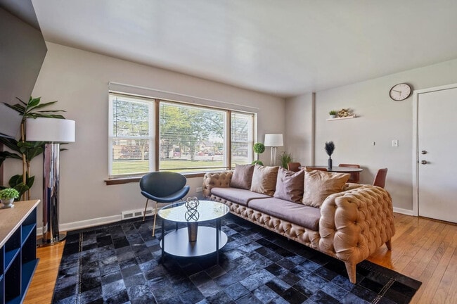 Photo - 30 W Burlington Ave Unit ID1026700P