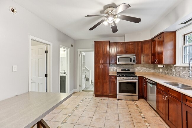 Photo - 3227 S Wells St