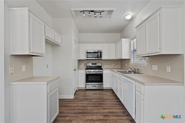 Photo - 204 Mallard Cove