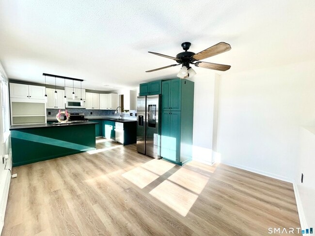 Photo - 112 Woodbine St