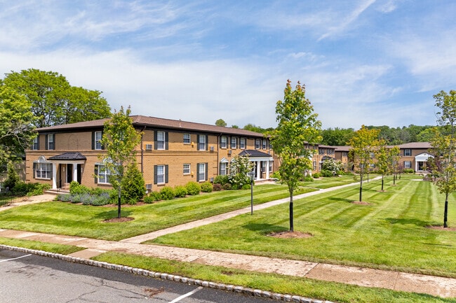 Building Photo - Gateways at Randolph