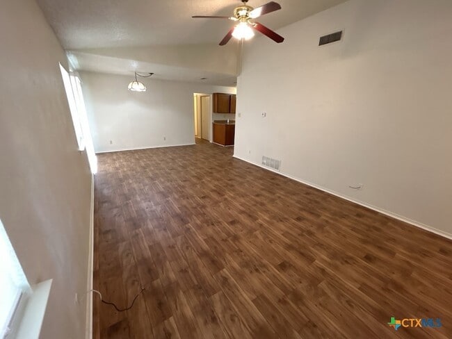 Photo - 2108 Carousel Dr