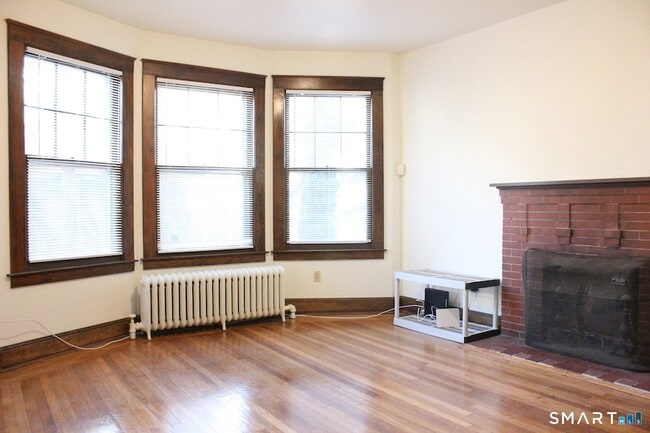 Photo - 16 Woodland St