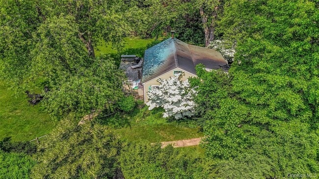 Photo - 400 Town Creek Ln