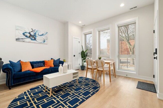 Building Photo - 3723 S Giles Ave Unit ID1228643P