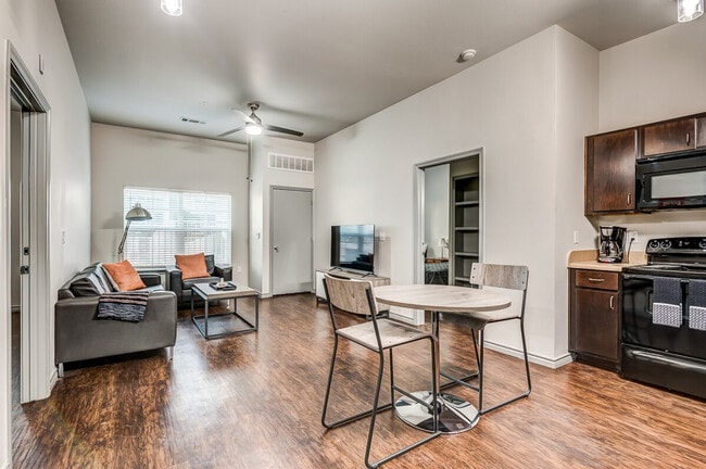 Photo - 136 W Elm Ave Unit ID1295599P