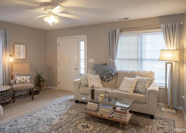 Photo - 1323 Cobble Creek Cir