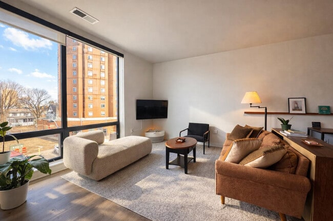 Building Photo - 1632 N Franklin Pl Unit SI ID1379008P